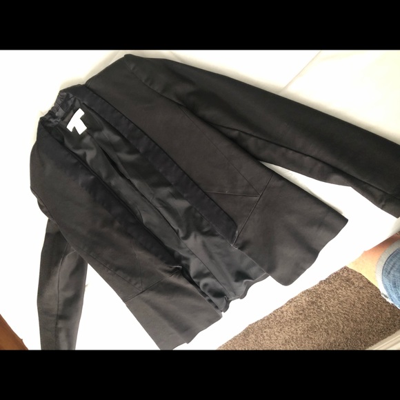 Blazer - Picture 5 of 5